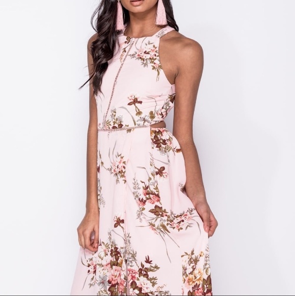 SZ. 2 Left!Gorgeous floral dress from UK designer! - Picture 2 of 7